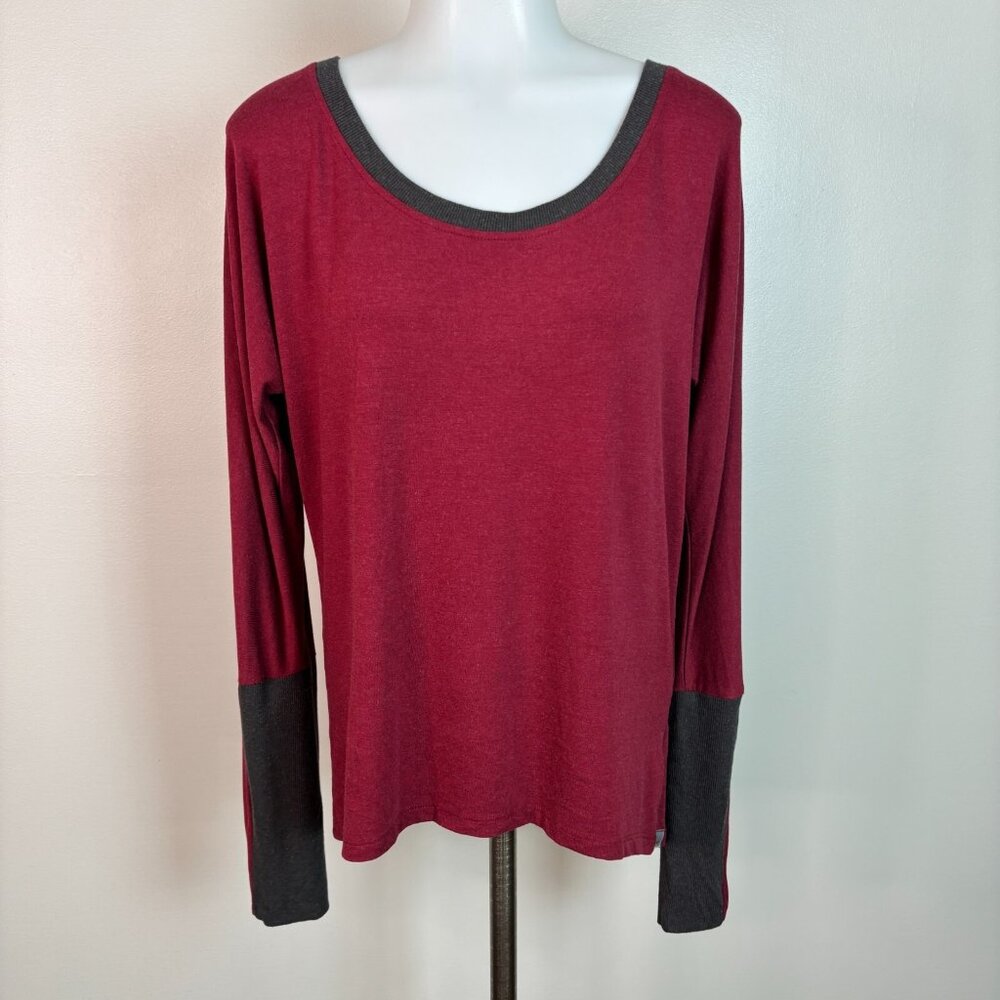 Horny Toad Top‎ Medium Red Gray Long Sleeve Stretch Casual T-Shirt Women's